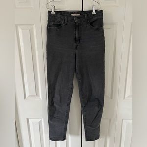 Levi’s high waisted mom jeans